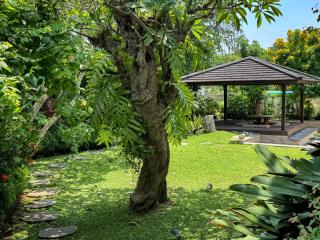 Luxury 4-Bedroom Pool Villa in Canggu - 7 mins to Beach - 6