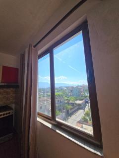 Charming Tirana Apartment - Tirana - 4