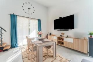 chambre double dans villa - Saint-Saturnin-lès-Avignon - 3