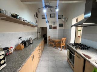 Triple bedroom in Beautiful Townhouse - Sliema - 2