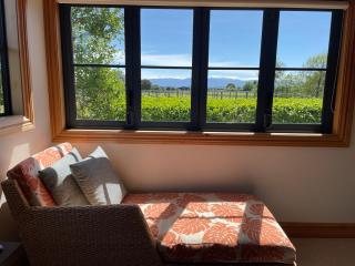 Dara Vineyard Cottage - 0