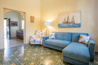 Everlasting Blue - Kyra Panagia - 3