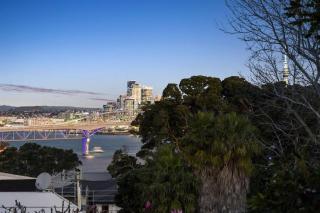 Birkenhead Pt -Seaview 3Bed3Bath - Auckland - 7