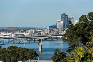 Birkenhead Pt -Seaview 3Bed3Bath - Auckland - 5