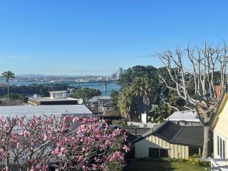 Birkenhead Pt -Seaview 3Bed3Bath - Auckland - 3