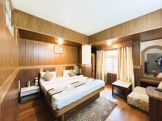 Near Chauk Bazaar Marvel International & Restaurant HD Lama Rd - Darjeeling - 0