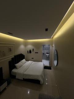 Self check-in studio with a comfortable bed - Riad - 1