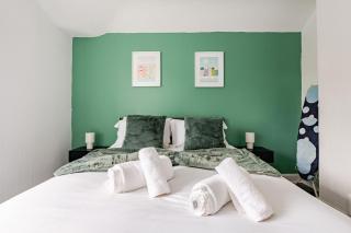 Stylish 3-Bed House with Fast Wifi and Secure Parking - 3