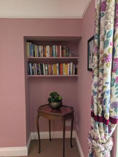 Quiet Seaside Getaway - 4