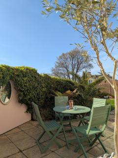 Quiet Seaside Getaway - Torquay - 9