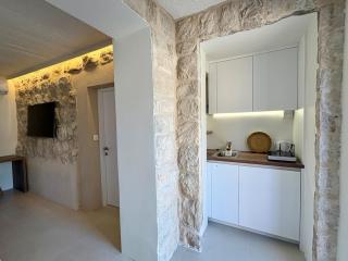 Sea Breeze Studio Apartment - 4
