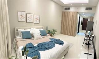 Luxury Studio Pool & Gym Access in Dubai Sports City - 0