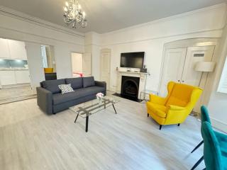 Luxurious & Spacious 2BR APR in Earls Court! - Londra - 2