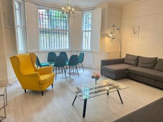 Luxurious & Spacious 2BR APR in Earls Court! - Londra - 1