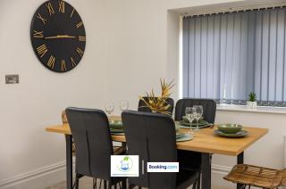 2 Bedroom Apartment By Green Haven Escapes Short Lets & Serviced Accommodation In Leeds with Free WiFi & Parking - Farnley - 2
