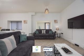2 Bedroom Apartment By Green Haven Escapes Short Lets & Serviced Accommodation In Leeds with Free WiFi & Parking - Farnley - 6