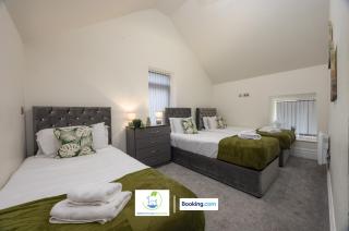 2 Bedroom Apartment By Green Haven Escapes Short Lets & Serviced Accommodation In Leeds with Free WiFi & Parking - Farnley - 9