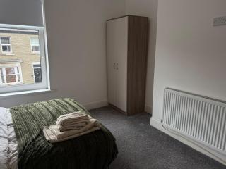 ResiLets - Stanley House - Large, Modern 3 Bed - NEW! - 2