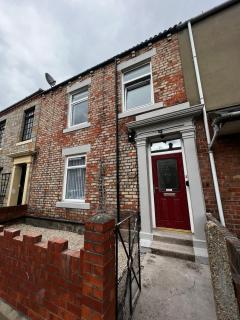 ResiLets - Stanley House - Large, Modern 3 Bed - NEW! - 1
