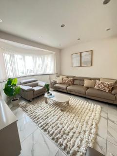 Stylish 2 Bedroom House Wembley - Londra - 0
