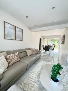 Stylish 2 Bedroom House Wembley - Londra - 9