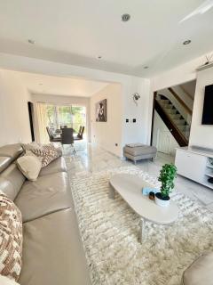 Stylish 2 Bedroom House Wembley - Londra - 2