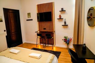 Lovely Rooms with View at Vibrant Ghent, Breezy Balcony - 7