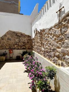 Il Maestralino, nice apartment with courtyard - 1