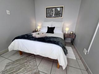 9 on Meul - Prince Alfred Hamlet - 6