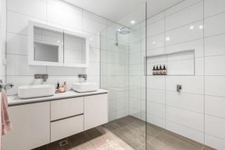 Architectural Home: Near Gorge with Tamar Views - Launceston - 1