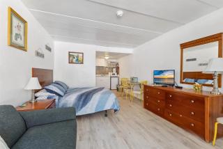 313 E Glenwood Ave, Unit 205 - Wildwood - 4