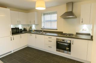 2 Bed Contractor x Relocator Apt Long stay Savings - Kempston - 3