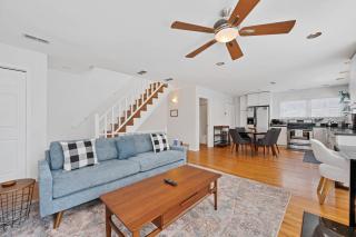 Old Town 3bd 3ba Coach House, Garage Parking Incl - Chicago - 7