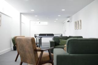 Modern & Stylish 2-Bedroom Flat in Trinity Point - Kent - 0
