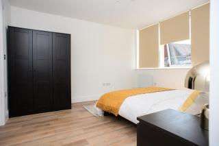 Modern & Stylish 2-Bedroom Flat in Trinity Point - Kent - 3