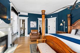 Mary Josephine Suite w Jacuzzi Fireplace - Duluth - 5