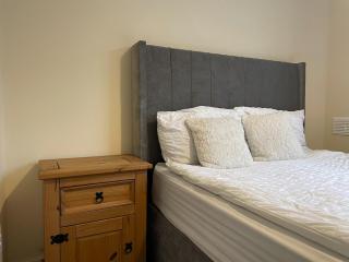 Modern, 2 bed town centre apartment - SLEEPS 4 - Blyth - 8