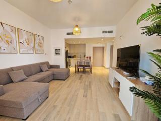 Cozy 1 BHK with Scenic Views - Abu Dhabi - 8
