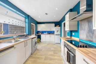 Spacious Stylish House Canterbury City - Hot Tub - Parking - 1