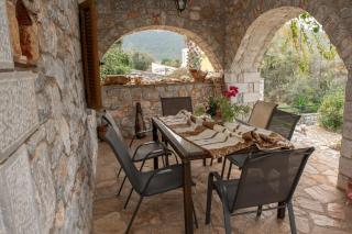 Villa Voukamvilia 3 minutes walk from Beach - Neon Oitilon - 5