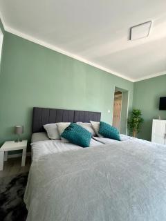 Appartement 2 - Gemütliche Wohnung mit Küchenzeile, Bad und großer Terrasse - Salzgitter - 1