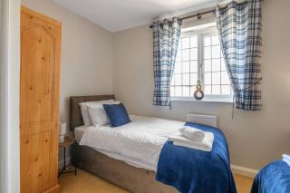 4Bed House close to East Midlands Airport - FREE Parking and FAST WiFi - 6