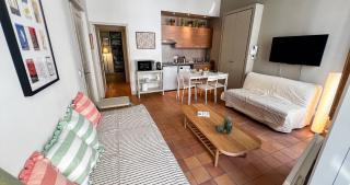 Hypercenter - At the foot of the Palais des Papes - Avignone - 5