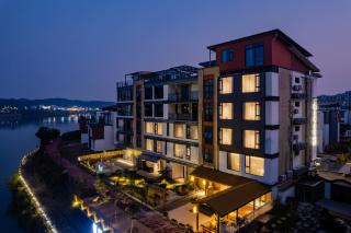 Huangshan Tunxi Shangjiexing Riverview Resort Hotel - Xintan - 0