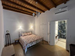 Katharsis Palace 15th Century Art Hotel at Naxos Old Town I - Naxos Chora - 3