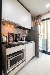Bright Modern 1 BR Central Beach Chic Design - Pattaya South - 5