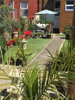 Victorian Rooms by Beach - 4