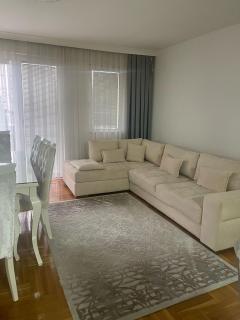 House with a very quiet location Shtëpi me një vendndodhje shumë të qetë - 9