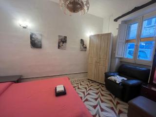 Triple room in Beautiful Maltese Townhouse - Sliema - 0