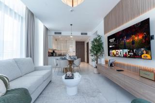 Luxury 1BR in District One with Lagoon Views - 3